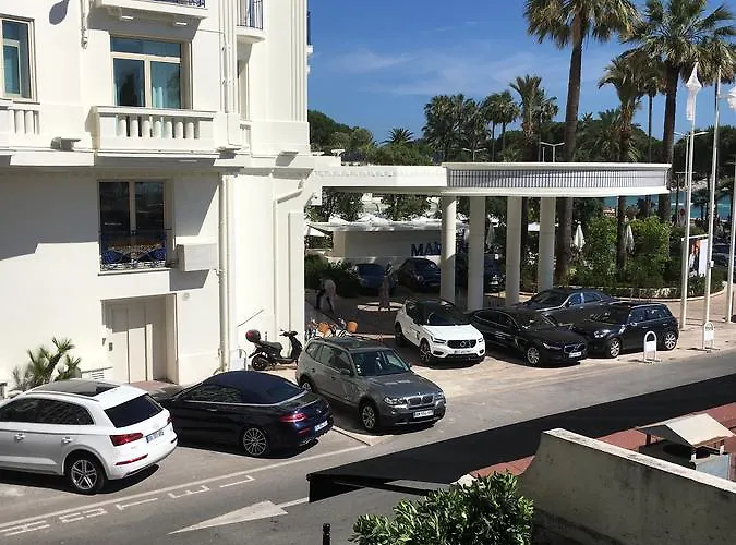 Le Palais Des Iles * Cannes
