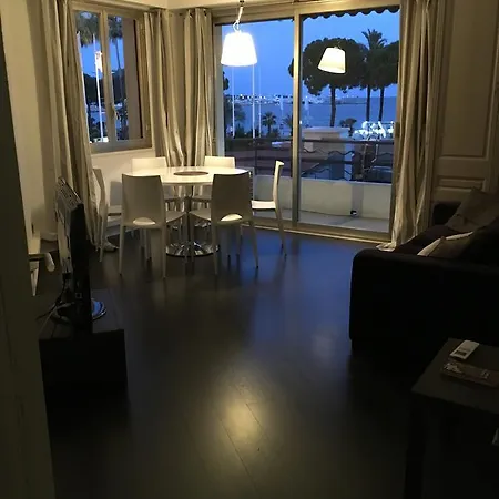 Апартаменты Le Palais Des Iles Канны